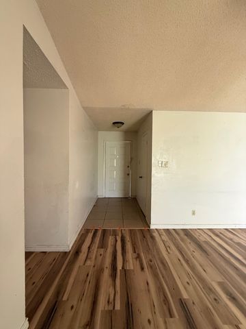 1900 Wurzburg Drive, Fort Worth, TX 76134