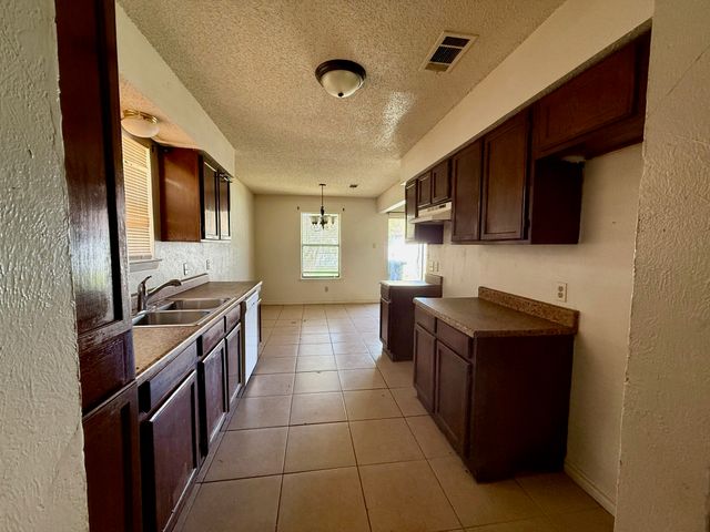 1900 Wurzburg Drive, Fort Worth, TX 76134