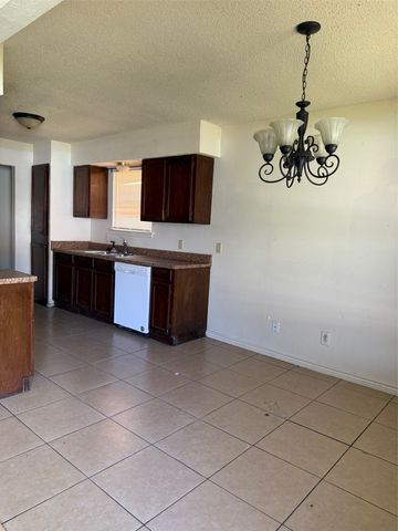 1900 Wurzburg Drive, Fort Worth, TX 76134