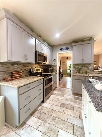 5331 Evian Xing NW, Kennesaw, GA 30152