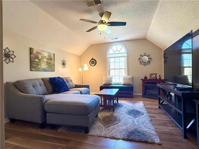 5331 Evian Xing NW, Kennesaw, GA 30152