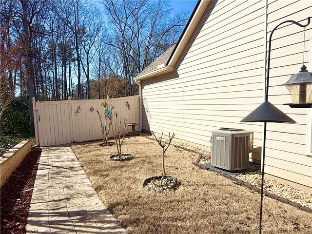 5331 Evian Xing NW, Kennesaw, GA 30152