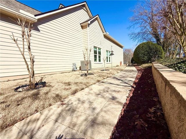 5331 Evian Xing NW, Kennesaw, GA 30152