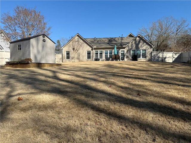 5331 Evian Xing NW, Kennesaw, GA 30152