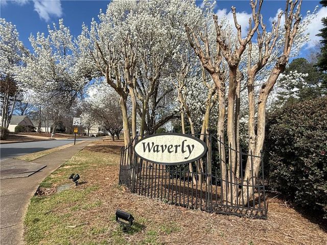 5331 Evian Xing NW, Kennesaw, GA 30152