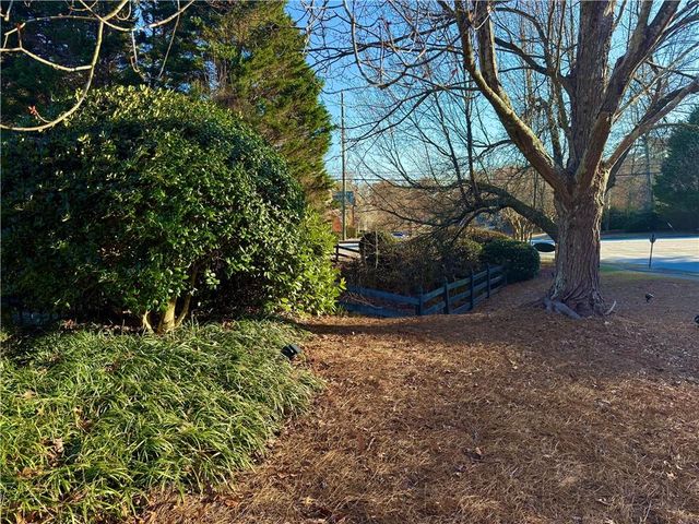 5331 Evian Xing NW, Kennesaw, GA 30152