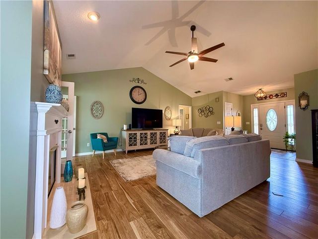 5331 Evian Xing NW, Kennesaw, GA 30152