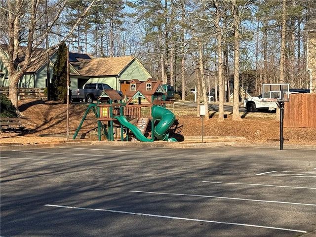 5331 Evian Xing NW, Kennesaw, GA 30152