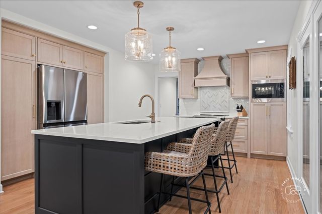 1415 Heatherton Drive, Naperville, IL 60563