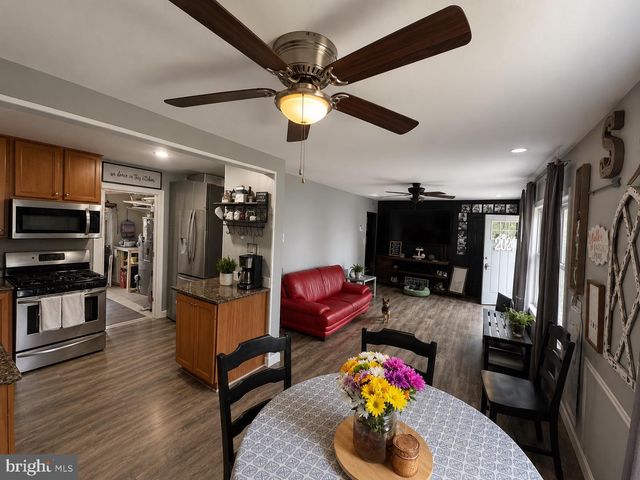 54 WARWICK RD, Stratford, NJ 08084