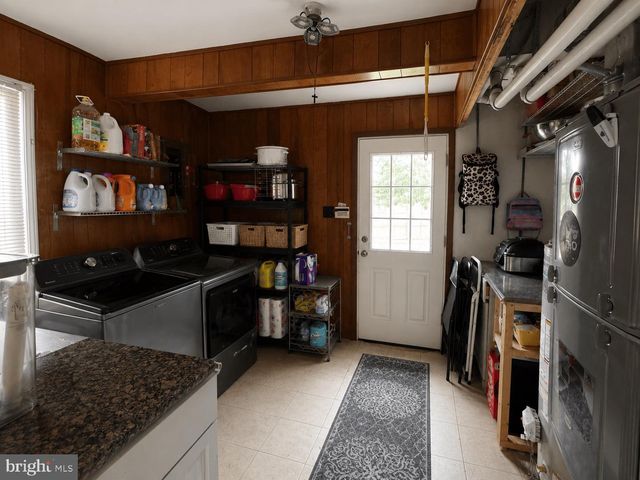 54 WARWICK RD, Stratford, NJ 08084