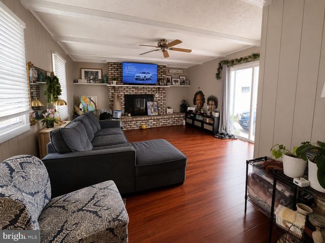 54 WARWICK RD, Stratford, NJ 08084