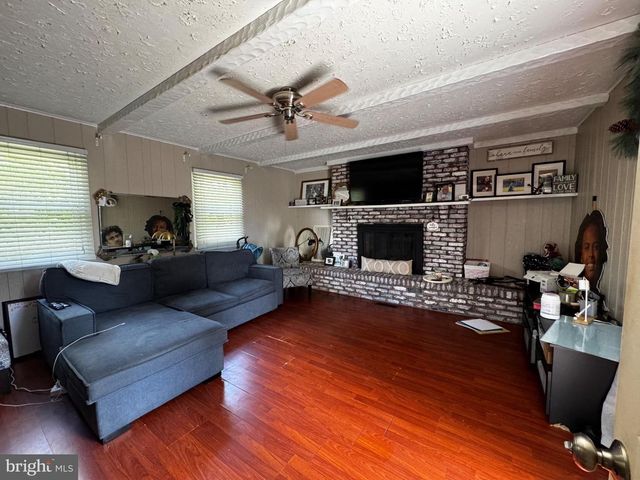 54 WARWICK RD, Stratford, NJ 08084