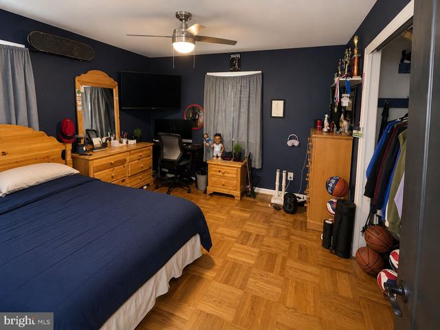 54 WARWICK RD, Stratford, NJ 08084