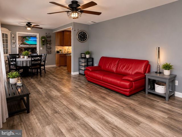 54 WARWICK RD, Stratford, NJ 08084
