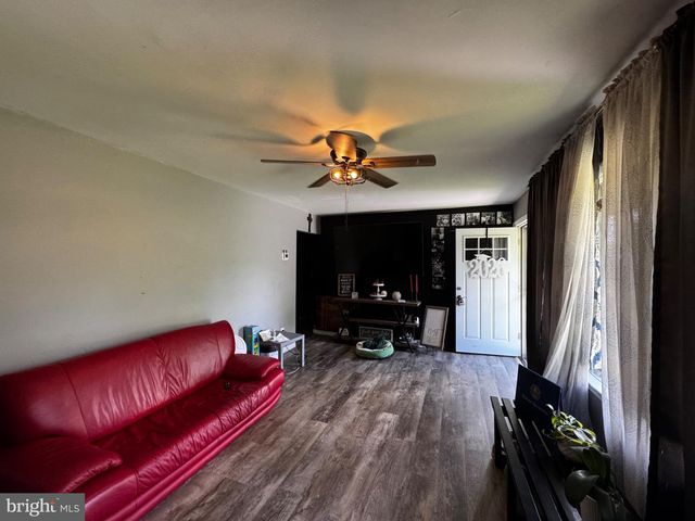 54 WARWICK RD, Stratford, NJ 08084