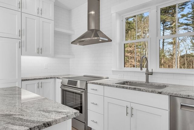 9 Kay's Walk, Carlisle, MA 01741