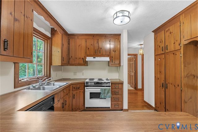 4232 Rockhill Rd, Mechanicsville, VA 23111