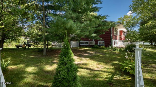 4 Orchard Drive, Kinderhook, NY 12106