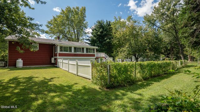 4 Orchard Drive, Kinderhook, NY 12106
