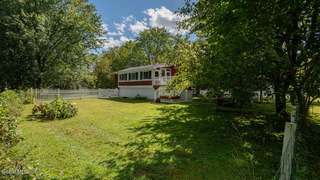 4 Orchard Drive, Kinderhook, NY 12106