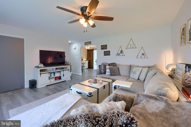 117 WHITNEY RD, Lancaster, PA 17603