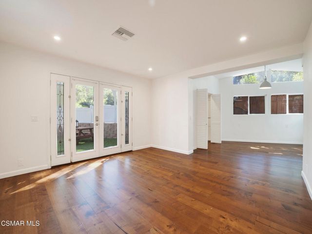 124 Merry Oak Lane, Westlake Village, CA 91361