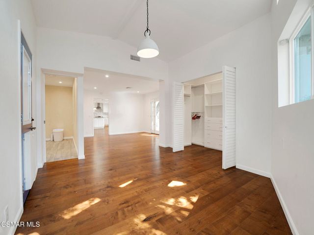 124 Merry Oak Lane, Westlake Village, CA 91361