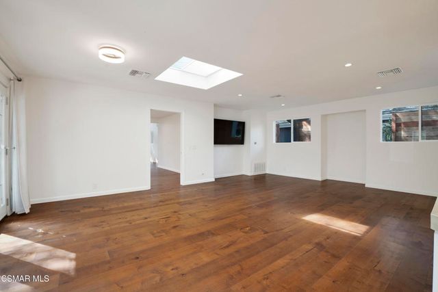 124 Merry Oak Lane, Westlake Village, CA 91361