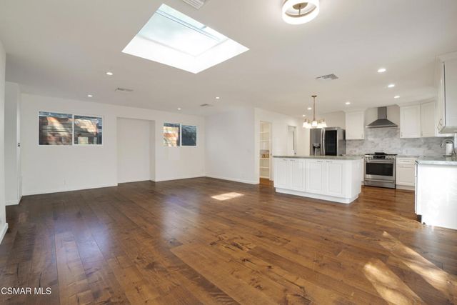 124 Merry Oak Lane, Westlake Village, CA 91361