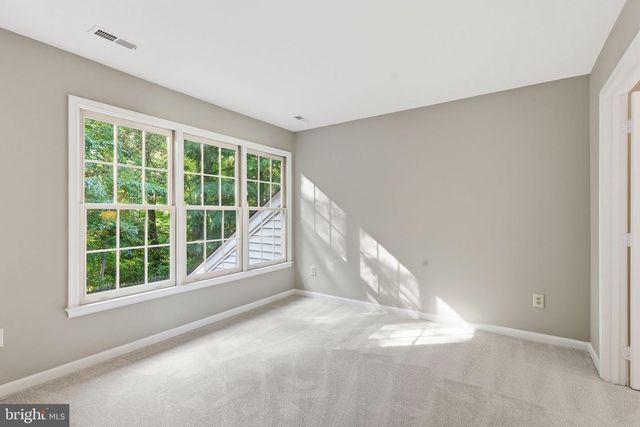 8556 HOOES RD, Springfield, VA 22153
