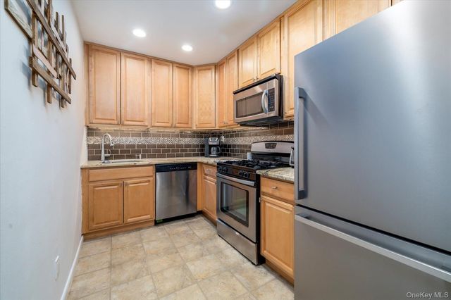410 E Broadway 4C, Long Beach, NY 11561
