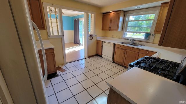 2220 S Selby Street, Marion, IN 46953