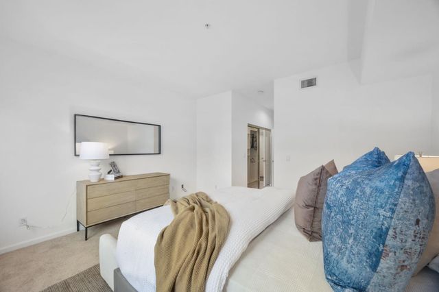 860 Meridian Bay Lane 135, Foster City, CA 94404