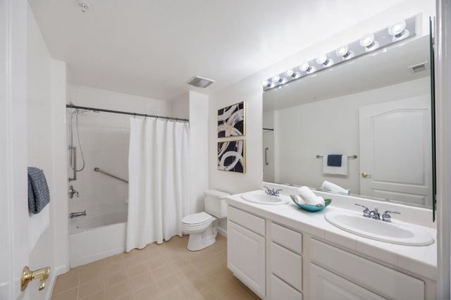 860 Meridian Bay Lane 135, Foster City, CA 94404