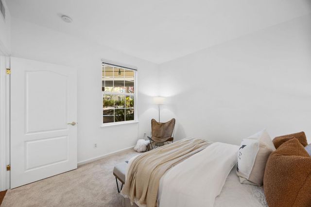 860 Meridian Bay Lane 135, Foster City, CA 94404