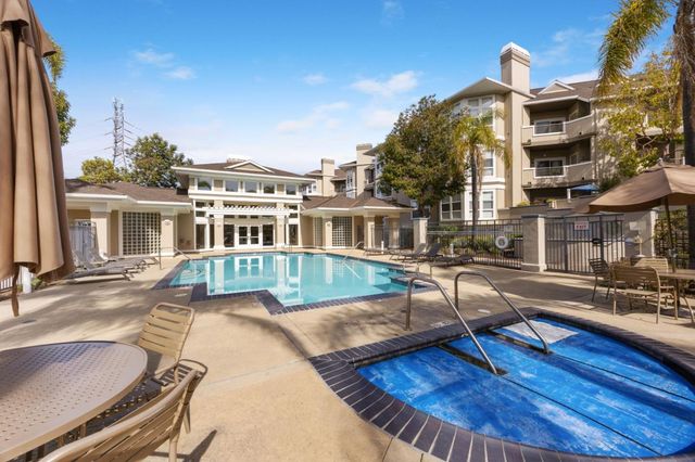 860 Meridian Bay Lane 135, Foster City, CA 94404