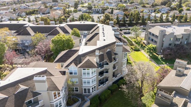 860 Meridian Bay Lane 135, Foster City, CA 94404