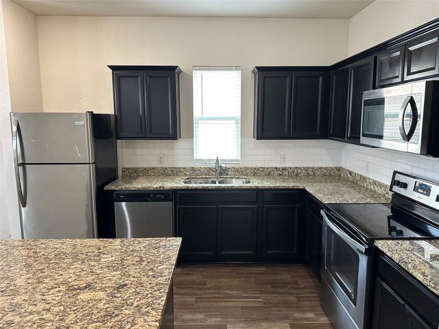 409 Willow Creek Drive, Glenn Heights, TX 75154