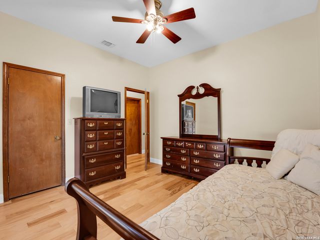15907 WOLF CREEK ST, San Antonio, TX 78232