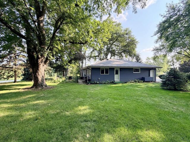 1326 Orchard TERRACE, Oconomowoc, WI 53066