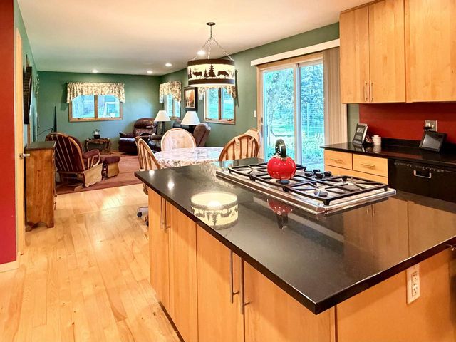 1326 Orchard TERRACE, Oconomowoc, WI 53066