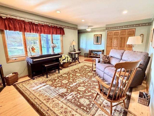 1326 Orchard TERRACE, Oconomowoc, WI 53066
