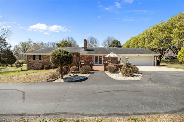 6262 Nc Highway 109, High Point, NC 27265