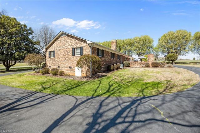 6262 Nc Highway 109, High Point, NC 27265