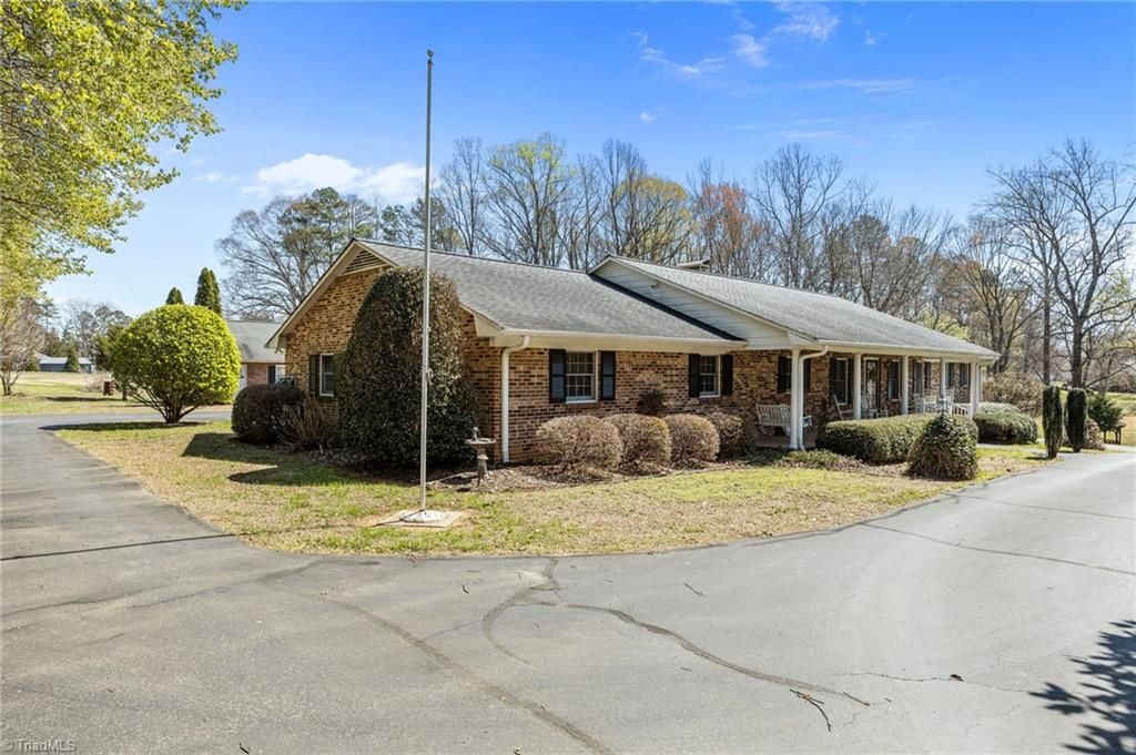 6262 Nc Highway 109, High Point, NC 27265