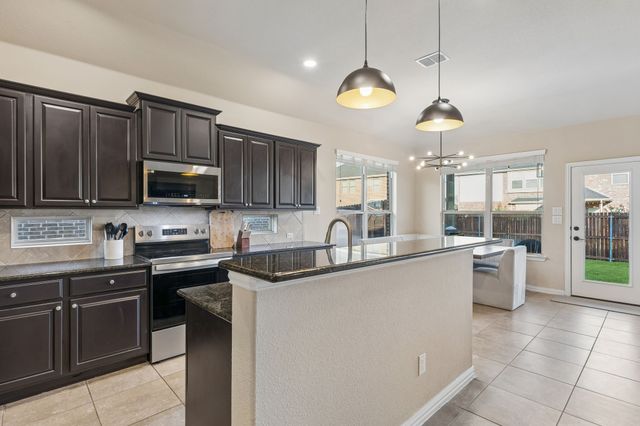 5009 Bluewater Drive, Frisco, TX 75036