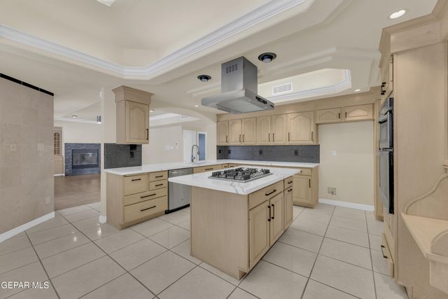 12073 Paseo De Amor Lane, El Paso, TX 79936