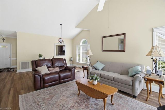 2229 King George Court, Winston-salem, NC 27103