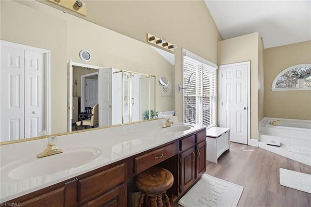 2229 King George Court, Winston-salem, NC 27103